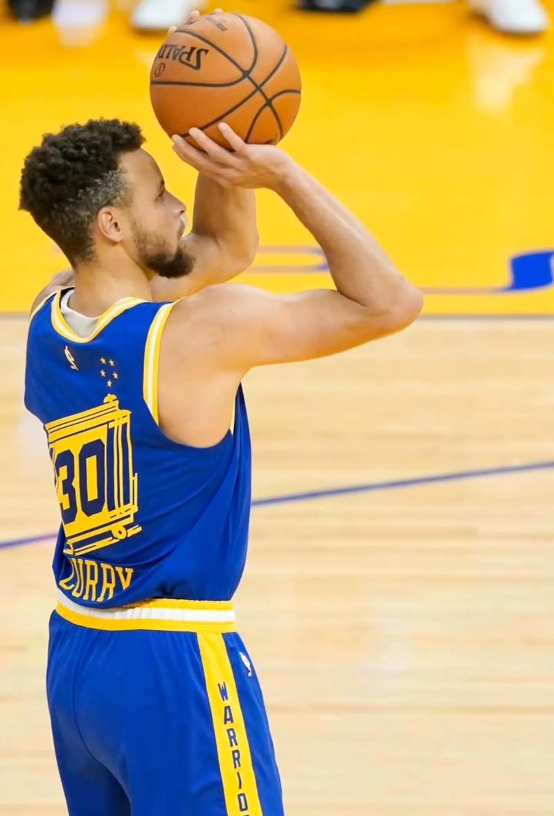 库里投篮分析(库里投篮解析教学)