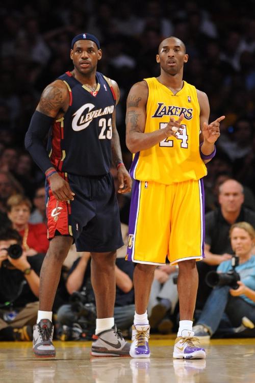 德隆蒂韦斯特和詹姆斯什么关系(德隆蒂·韦斯特是黑人还是白人)