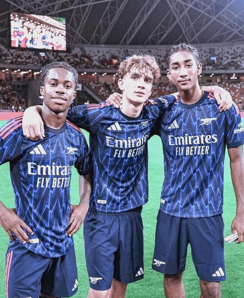 新星闪耀温布利：曼城20阿森纳捧杯，年轻人点燃希望之光