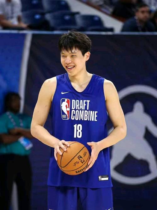 被抱摔反而吃T，杨瀚森领到NBA生涯首个技术犯规，预计罚款2000美元