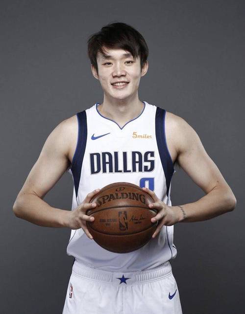 丁彦雨航：当年我离NBA真不远，如果没受伤小牛就给合同了