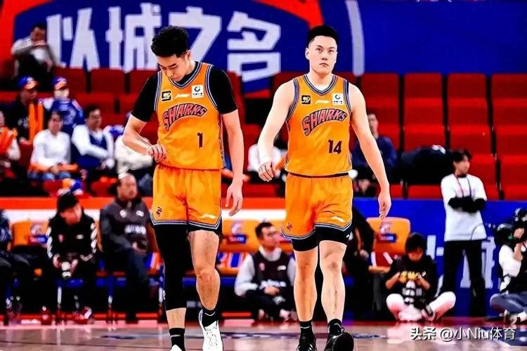 攻防都顶级！李弘权全场防守拉满出场37分钟拿16分3板3助2断