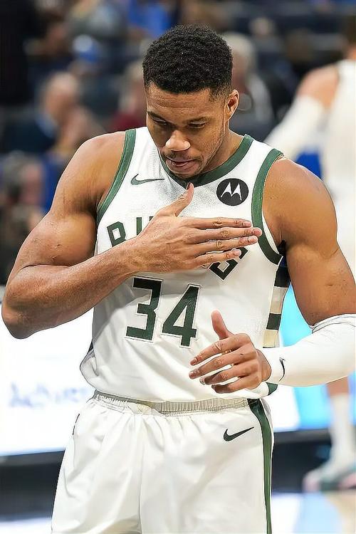 雄鹿是怎么从冠军队滑落到无缘季后赛的豪赌的失败是症结所在