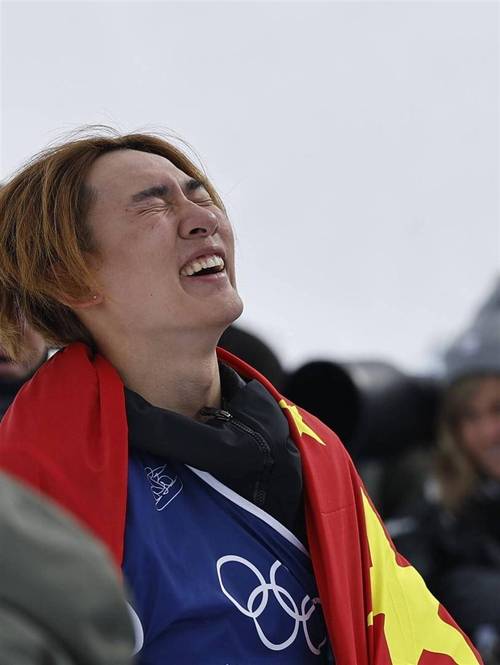 苏翊鸣社媒:坡障赛季总冠军我的第二枚水晶球