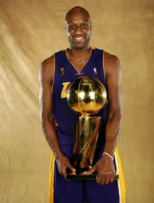 奥多姆：科比去世的冲击力太大了那天起地球自转方向都逆转了