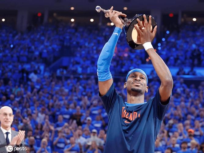 卡鲁索：去看比赛就懂亚历山大为何该赢MVP他的表现就是最好证明