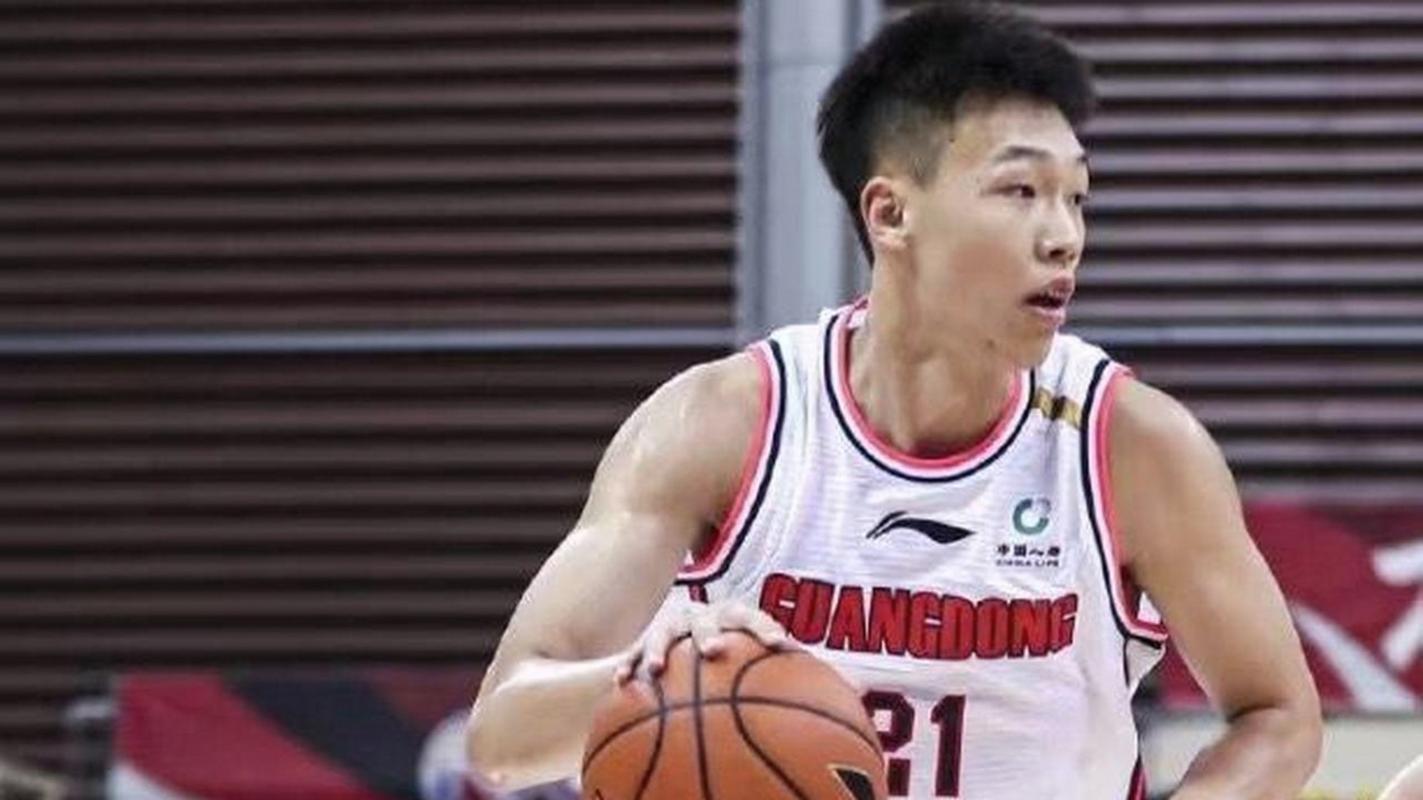 广东队再传坏消息，爆料超级锋线被喷赛季报销，大外援没戏了