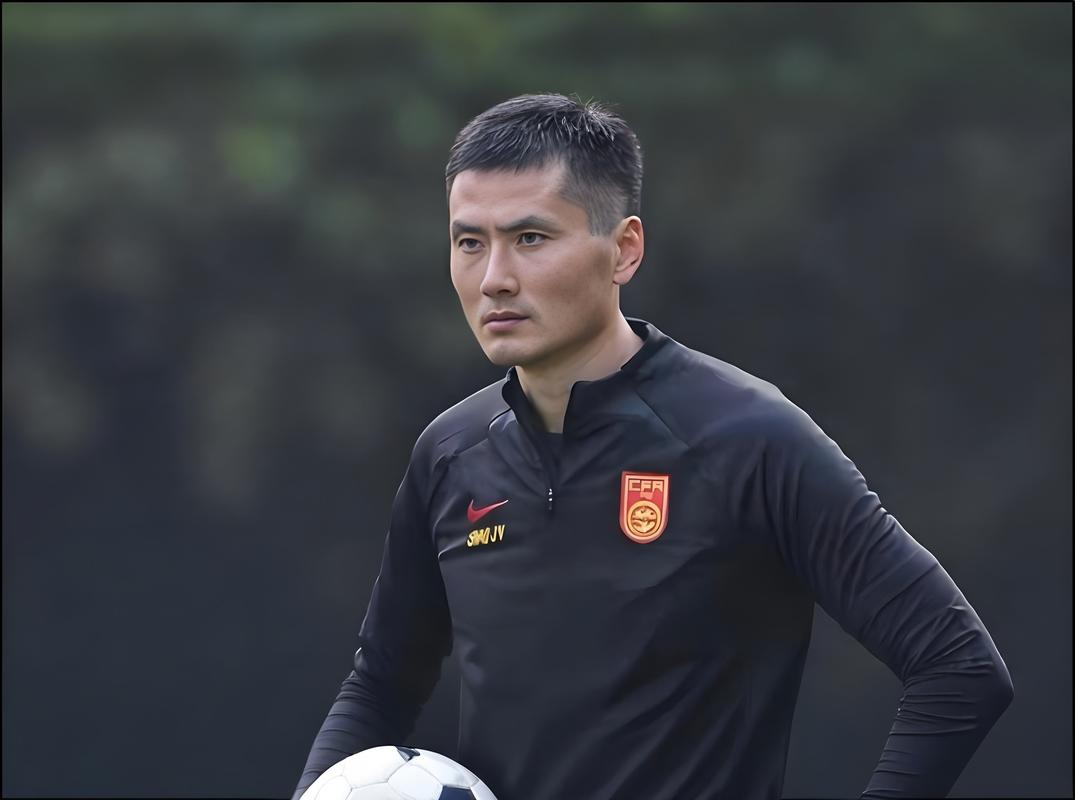 邵佳一：阵型无绝对对错之分队员表现满分之后避免赛前泄露信息