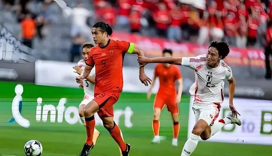 不讲理!杜月徵不停球凌空抽出精彩落叶球,对方门将直接看傻了