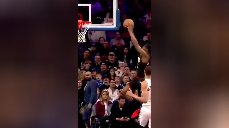 文班：和卡斯尔的空接默契非偶然&我们很合拍我要确保每次都接到