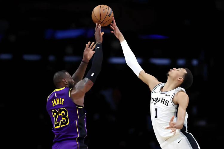 香波特谈詹姆斯未来：他是个赢家获胜的最佳机会是搭档文班亚马