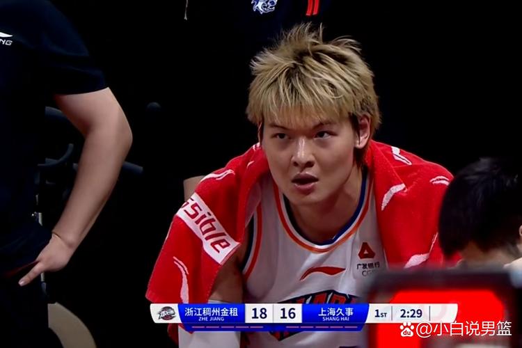 久疏战阵！狄龙复出半场9分钟4中1拿2分有4犯规正负值7