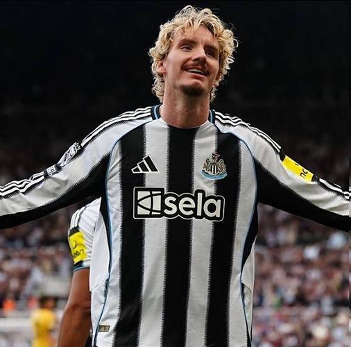 伊恩赖特:凯恩缺席让英格兰缺少支点,马奎尔不该只是第五中卫