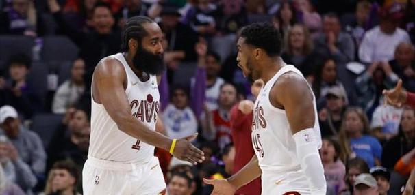 火星撞地球！湖人VS骑士首发：詹东里大战哈登米切尔阿伦复出！