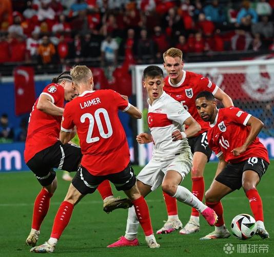 居莱尔更新社媒，身穿土耳其进世界杯纪念衫庆祝胜利