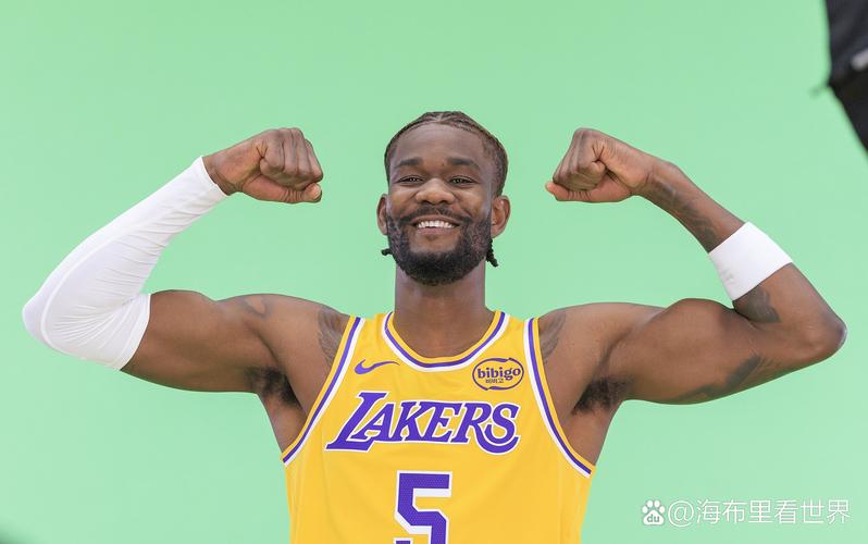 百发百中还打出全场最高正负值，湖人锋线新星这是找到自信心了