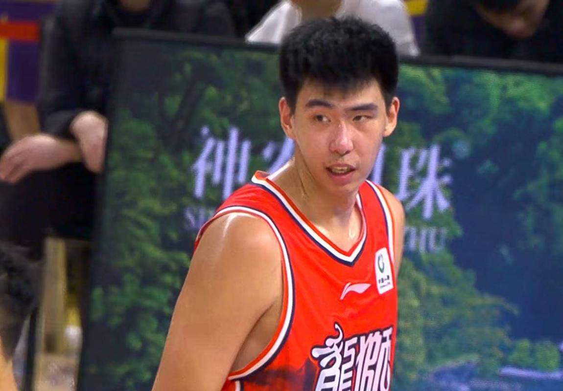 媒体人认为徐昕可能早已具备成为CBA主力轮换的能力，未能发挥的原因可能另有因素_CBA直播