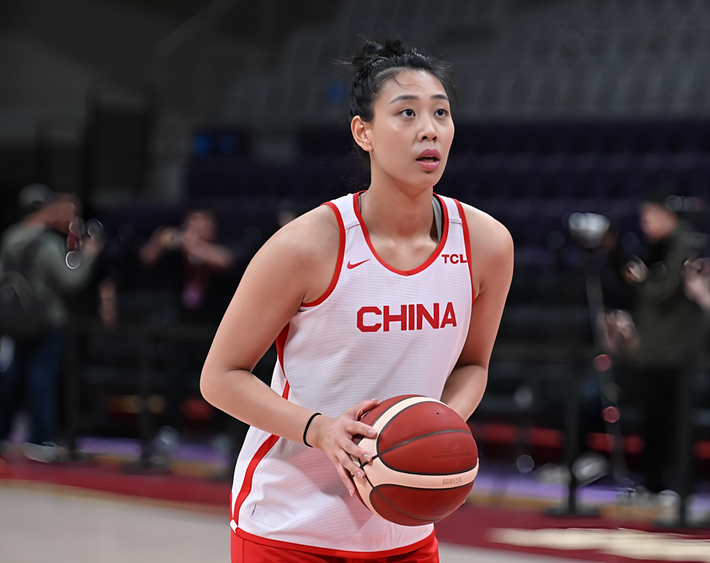 就这还想夺冠前女篮主帅罕见怒了，暴露3大问题，外援成摆设