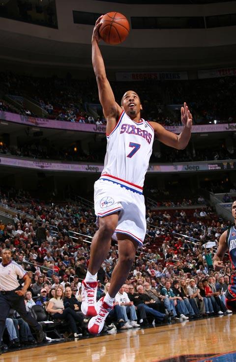 米勒：我们的斗志一直都在始终以最高水准去竞争为夏洛特多赢球