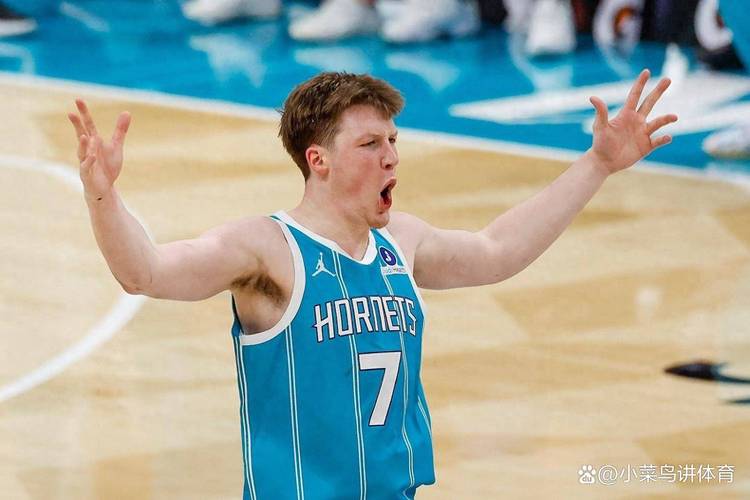 【菜鸟】弗拉格19投19分10板3助3断克尼佩尔12投8分7板小杨DNP