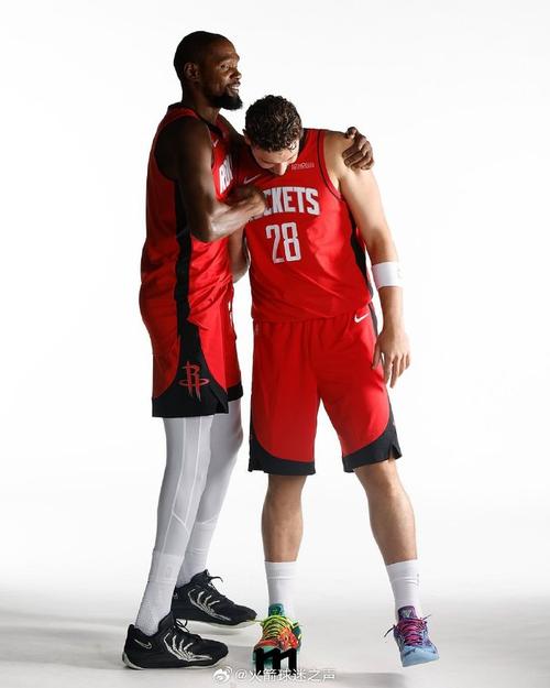 火箭连续两年晋级季后赛!杜兰特申京默契持续提升联手率队冲冠